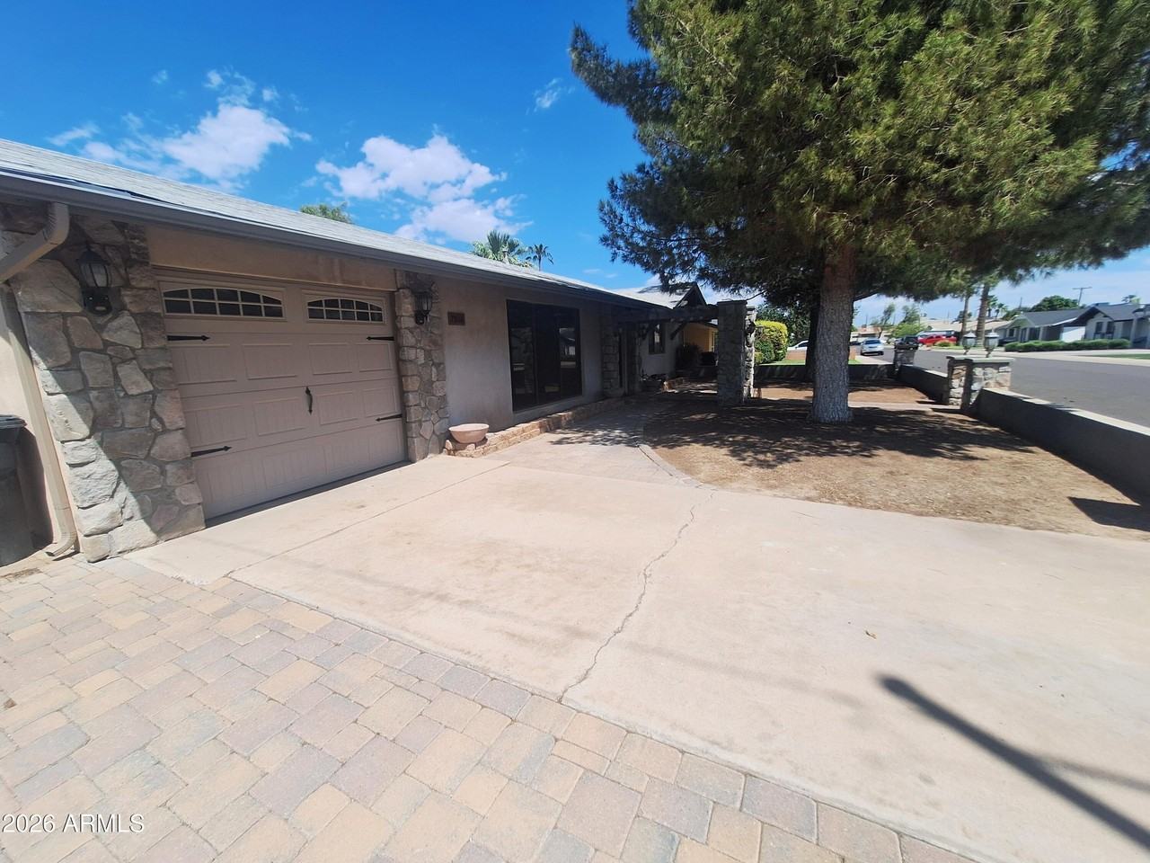 7508 E Cambridge Ave - Photo 2 of 30