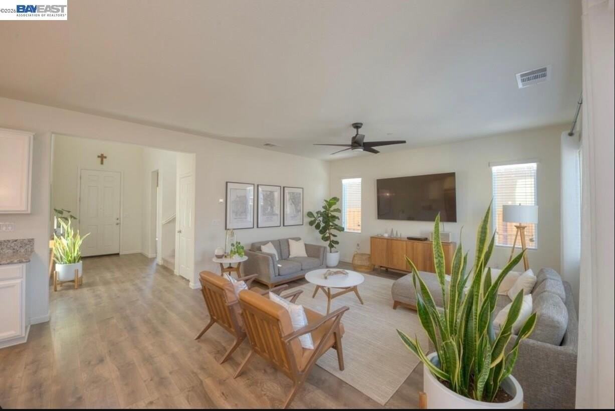 21236 Grapevine Dr - Photo 2 of 12