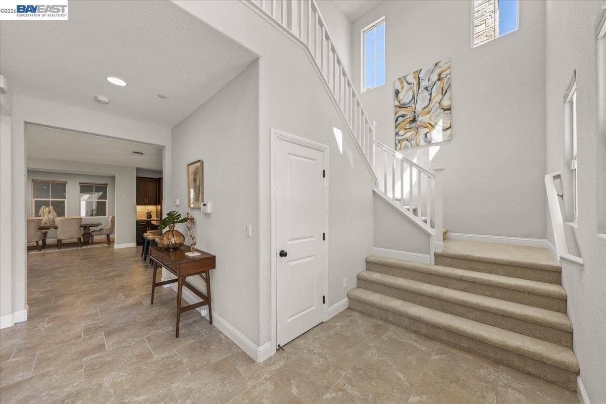 1185 S Olson Ave - Photo 4 of 50