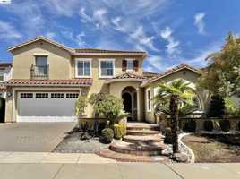 featured image of 2458 Marsanne St