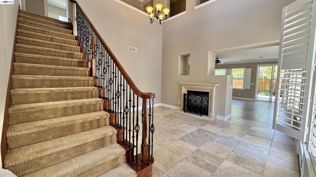2458 Marsanne St - Photo 3 of 40