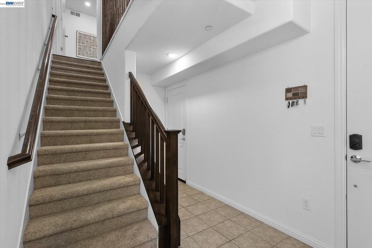2071 Mahuron Cir - Photo 4 of 17