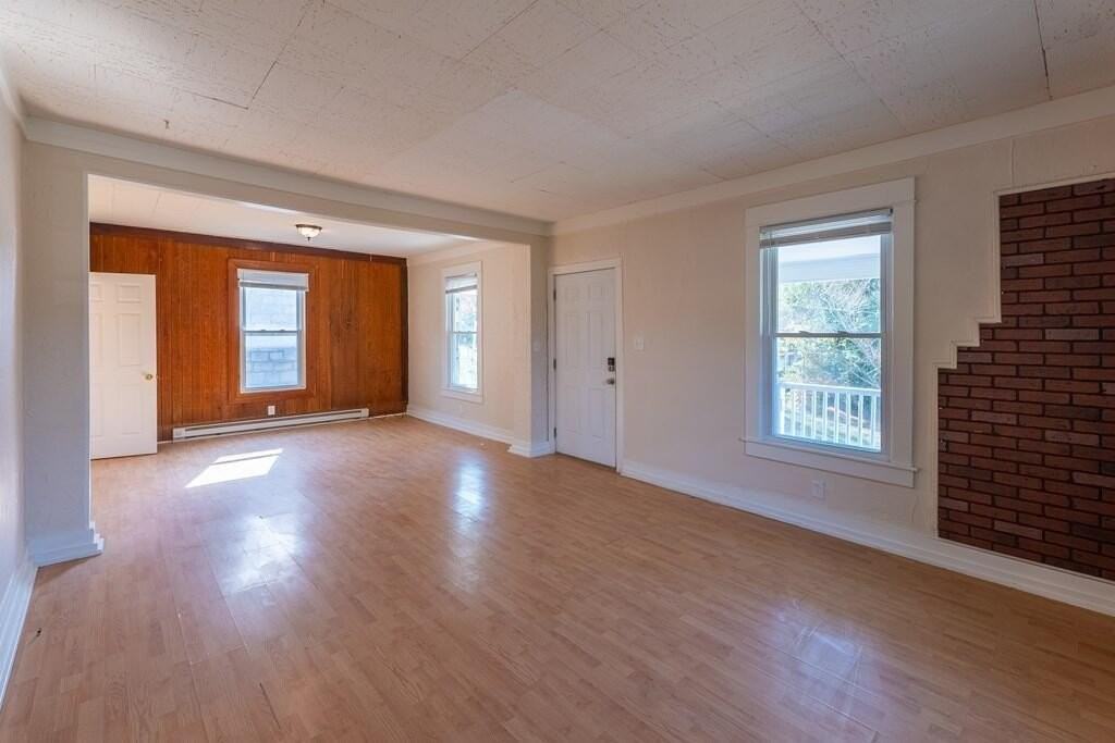 213 Crawford St - Photo 5 of 31