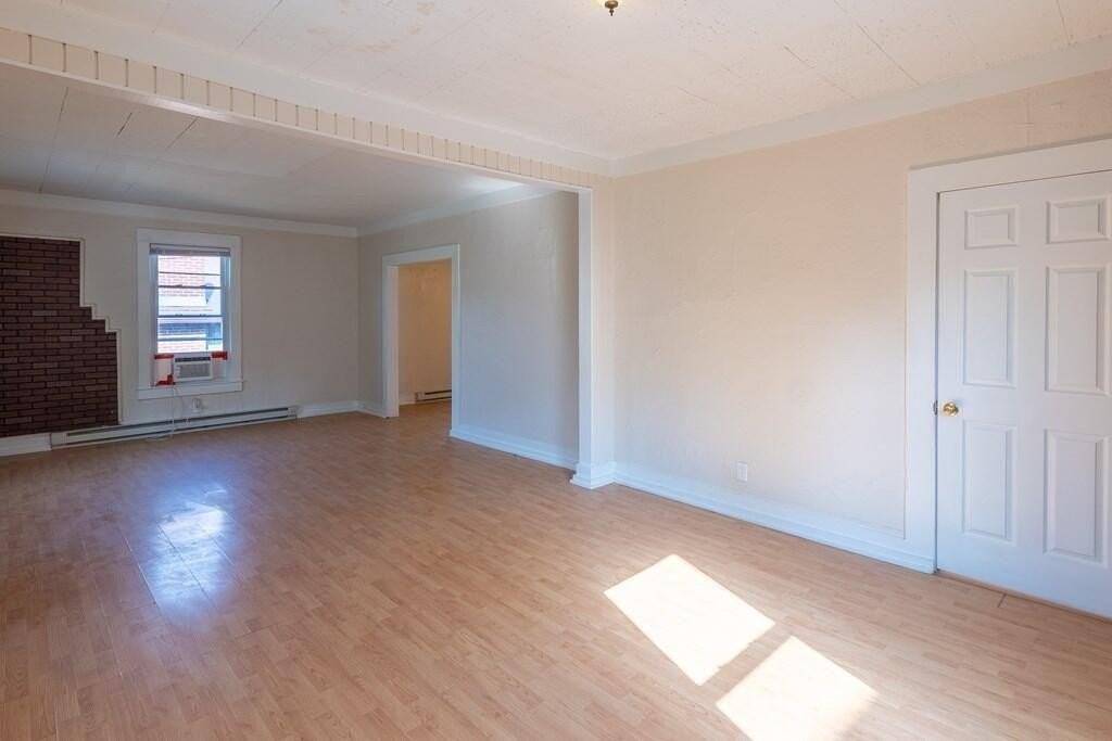 213 Crawford St - Photo 7 of 31