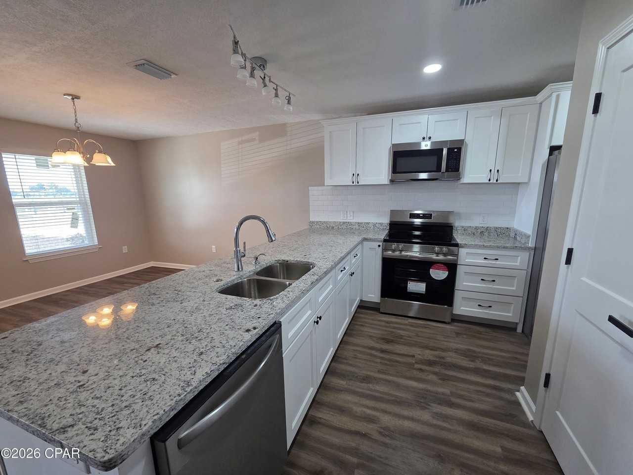 3613 E 7th St #B - Photo 3 of 18
