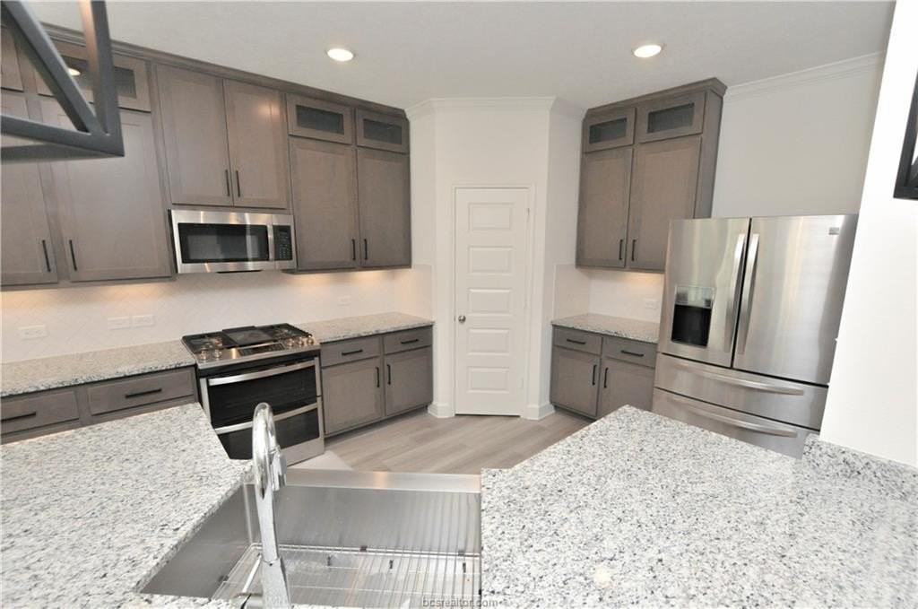 5600 Hayduke Ln - Photo 6 of 30