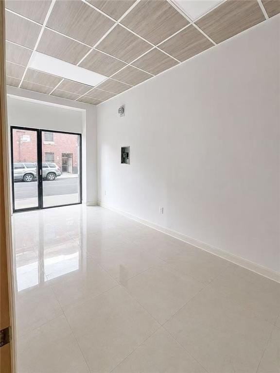 805 42nd St - Photo 3 of 9