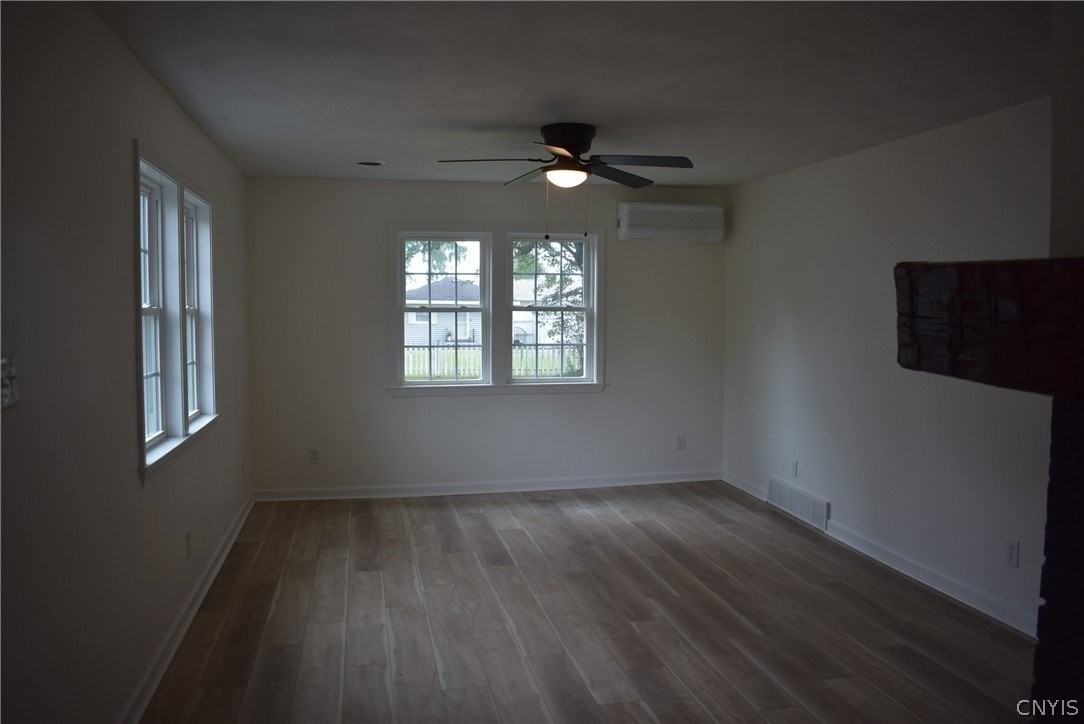 9010 Kennedy Ln - Photo 6 of 34