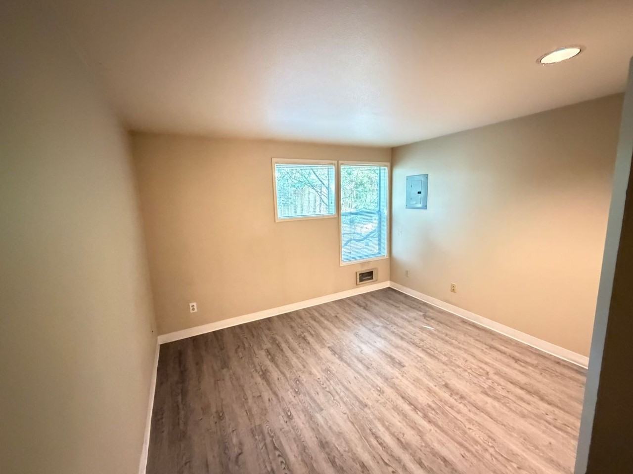 Boston West Apartments - Photo 3 of 14