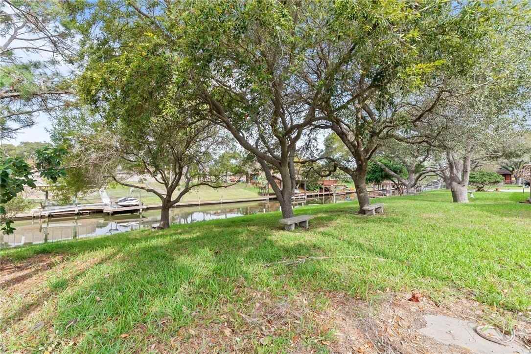 3414 Tahiti Dr - Photo 4 of 15