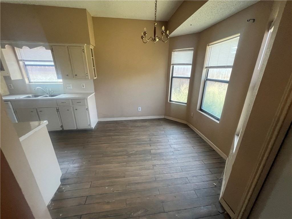 6109 Camway Dr - Photo 3 of 9