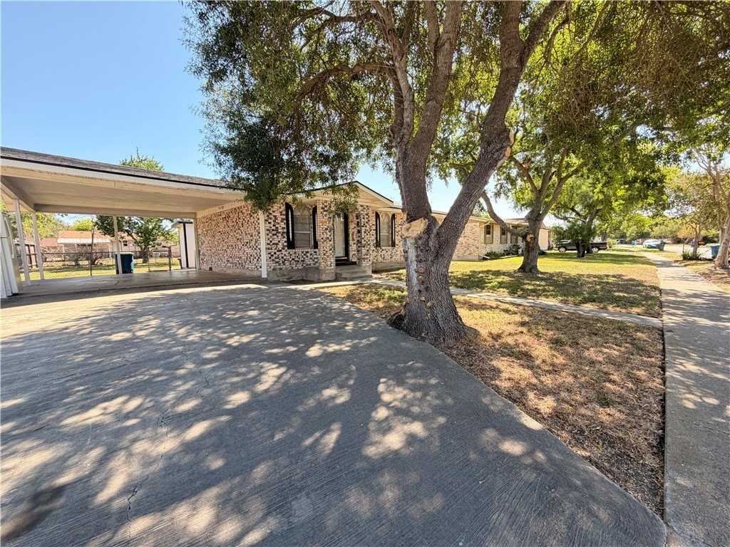1018 Northcliff Dr - Photo 2 of 28