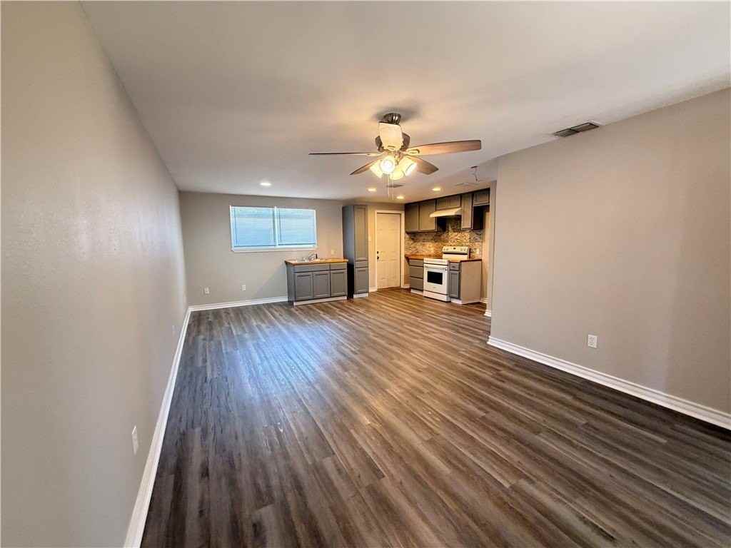 1018 Northcliff Dr - Photo 4 of 28