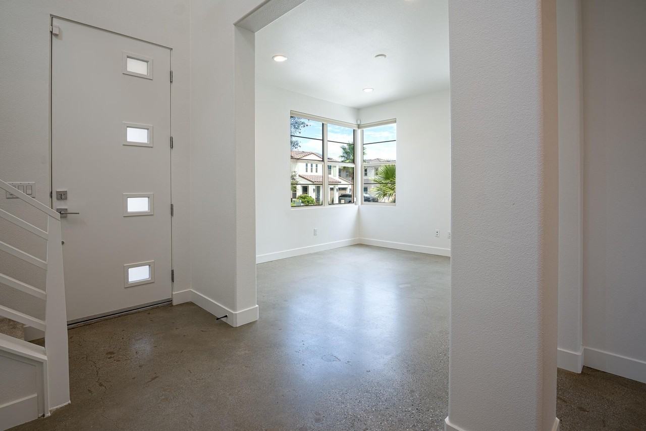 35830 Mccarthy St - Photo 5 of 43