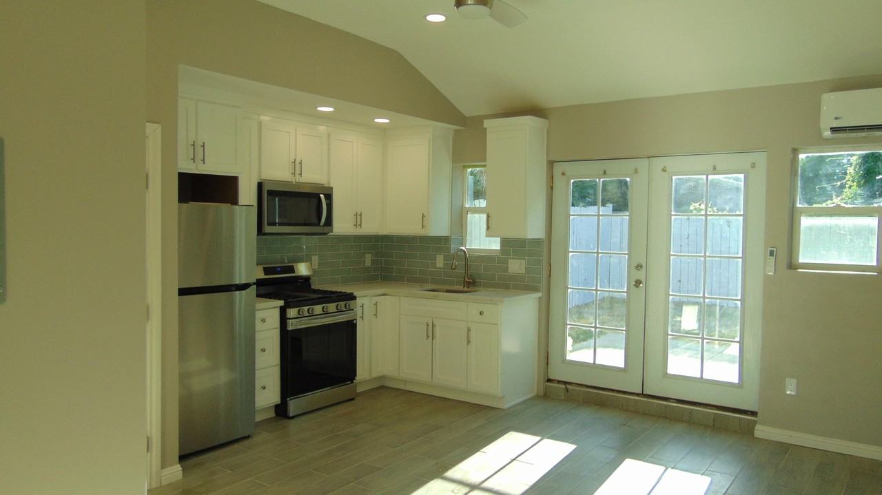 6642 Forbes Ave - Photo 3 of 10