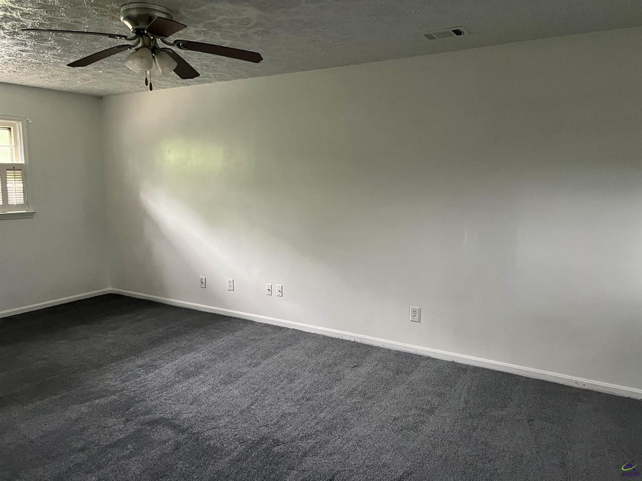 100 Grove Ln - Photo 7 of 11