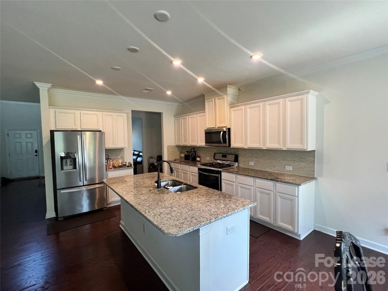 8411 Flint Hill Dr - Photo 3 of 12
