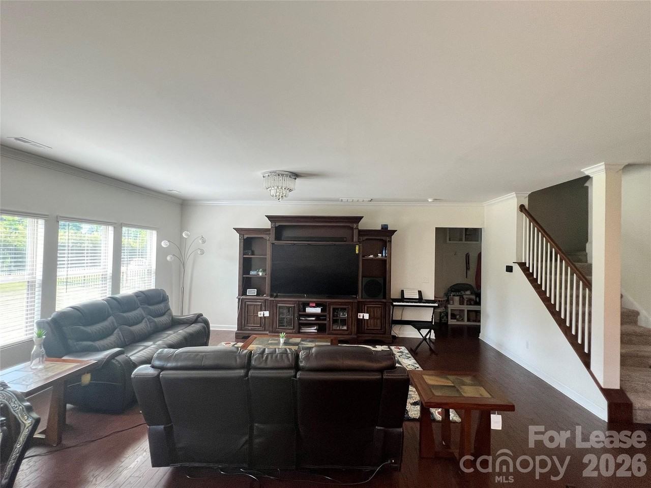 8411 Flint Hill Dr - Photo 4 of 12