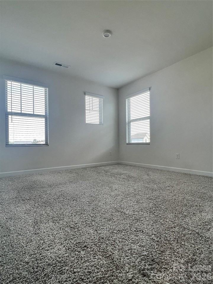 8411 Flint Hill Dr - Photo 6 of 12
