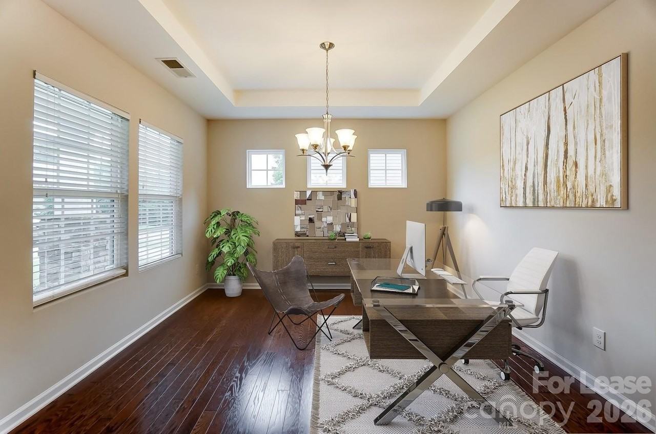 1934 Madeira Cir - Photo 4 of 40