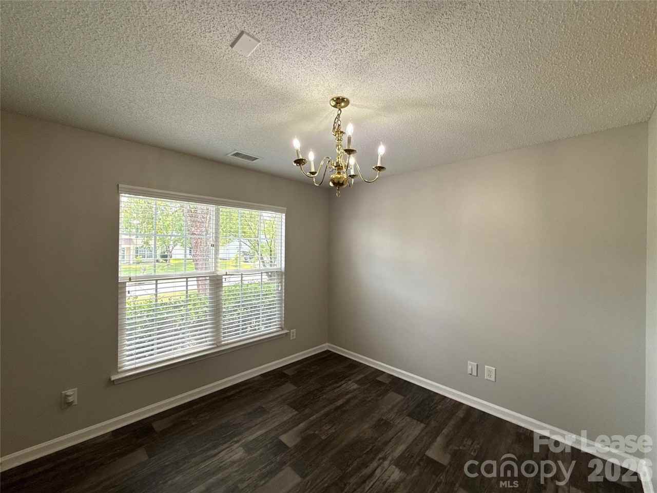 1032 Meadowbrook Ln Sw - Photo 2 of 20