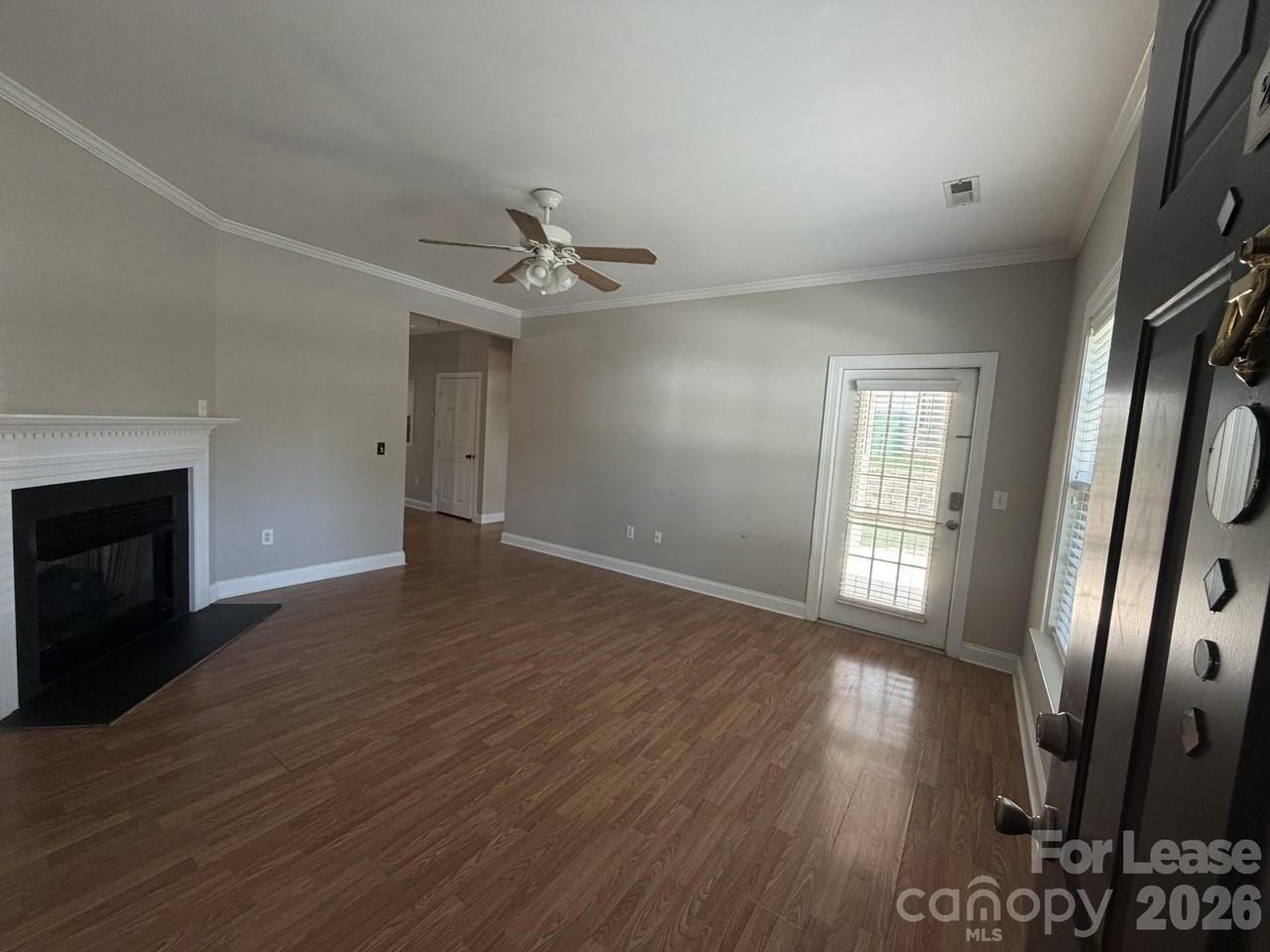 21231 Hickory St - Photo 3 of 14