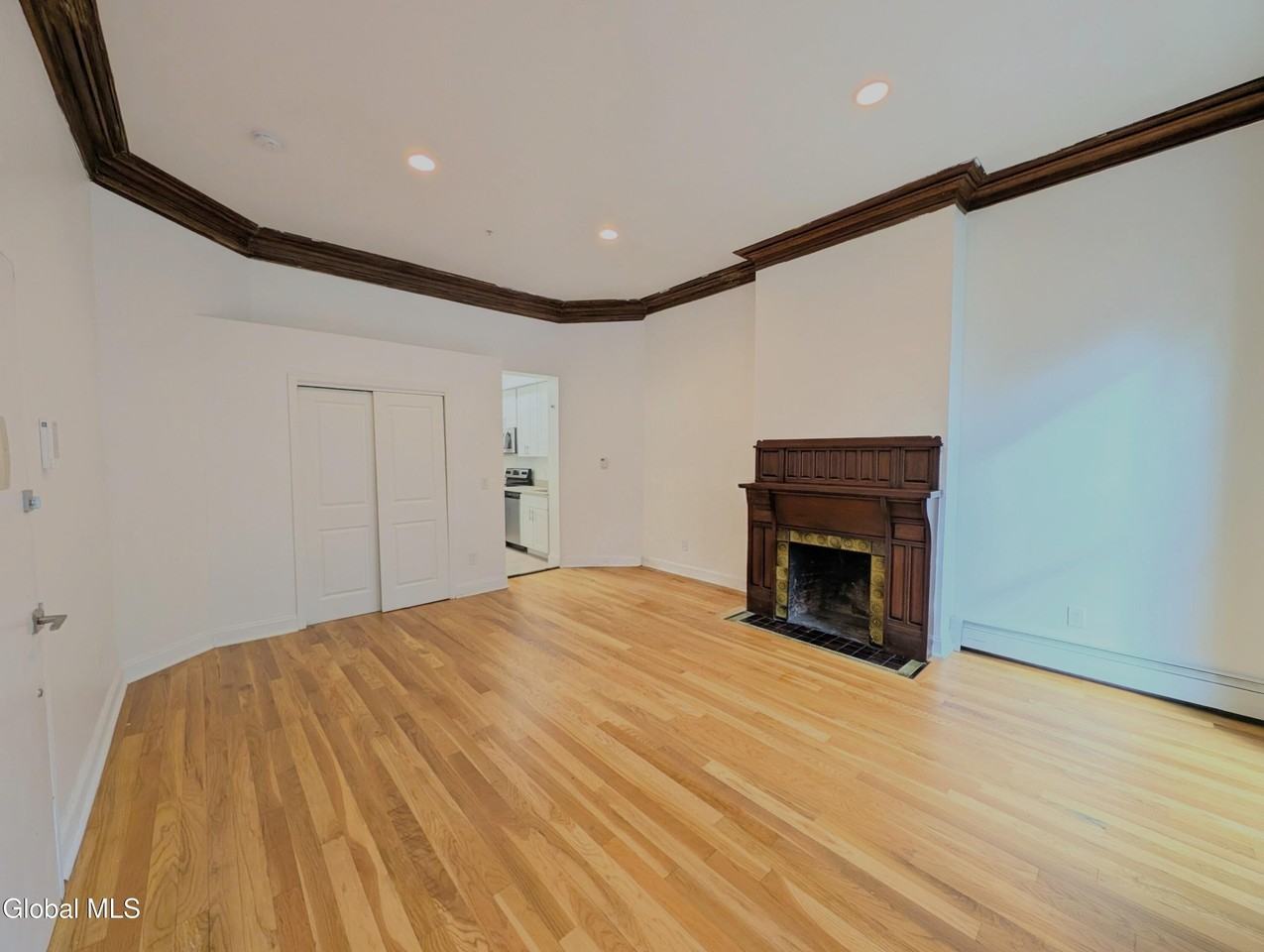 313 State St #1F - Photo 6 of 11