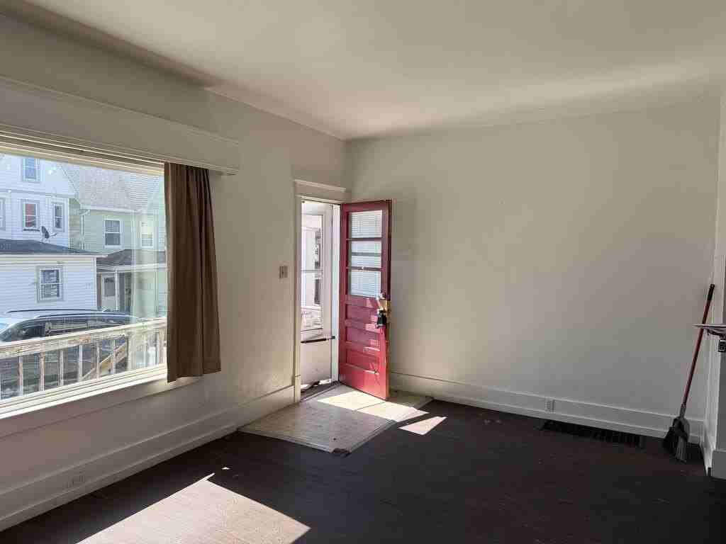 310 Spruce Ave - Photo 4 of 23