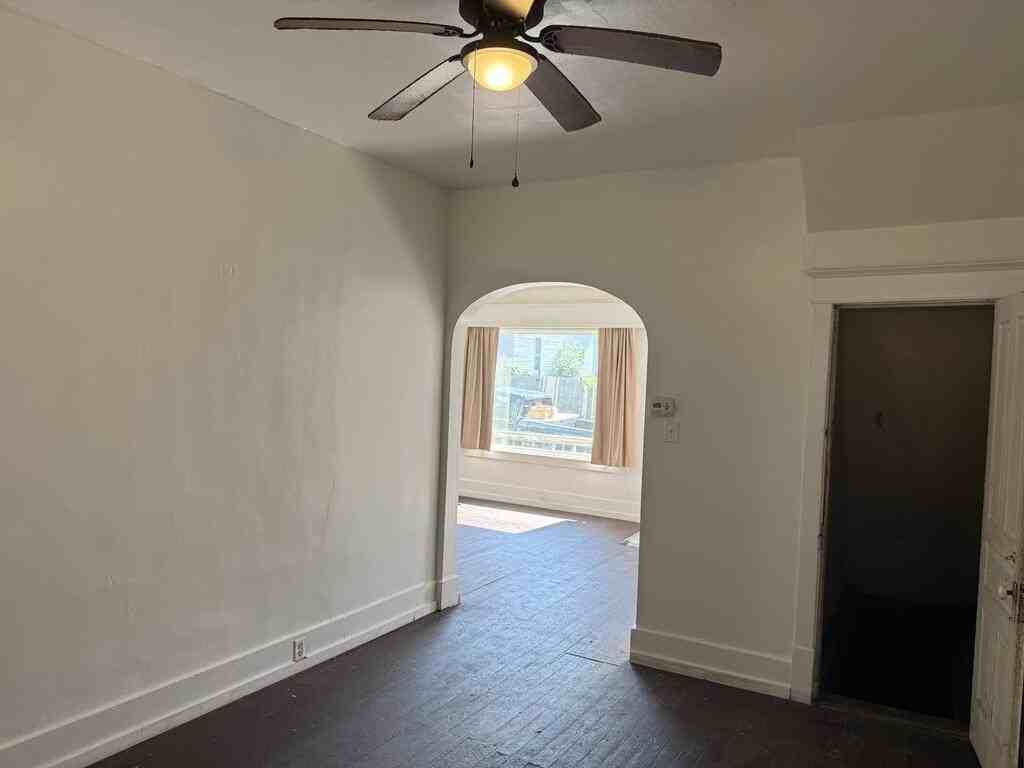 310 Spruce Ave - Photo 6 of 23