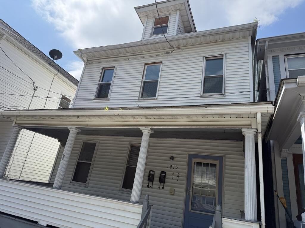 1915 16th St - Photo 2 of 31