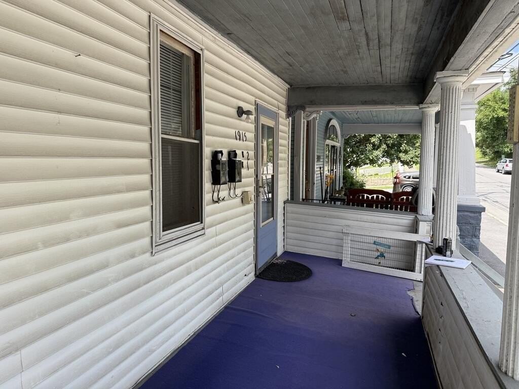 1915 16th St - Photo 3 of 31