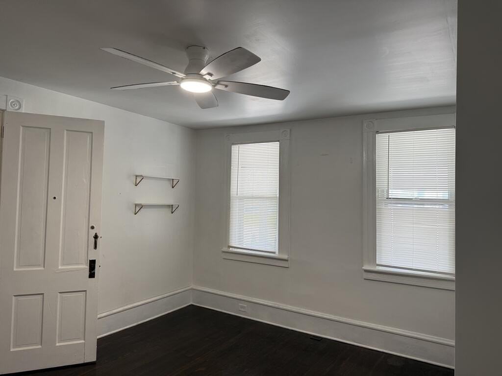 1915 16th St - Photo 4 of 31