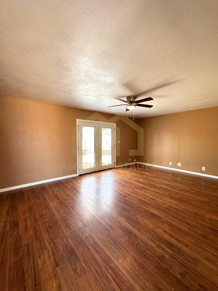 3410 Constellation Rd #1 - Photo 4 of 23