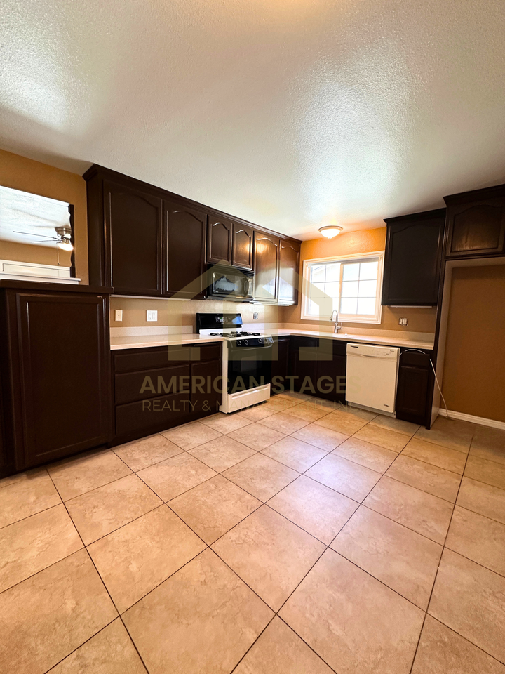 3410 Constellation Rd #1 - Photo 6 of 23
