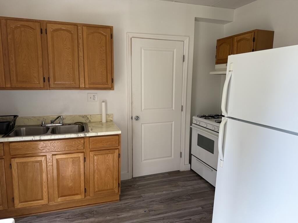 308 4th St - Photo 4 of 26