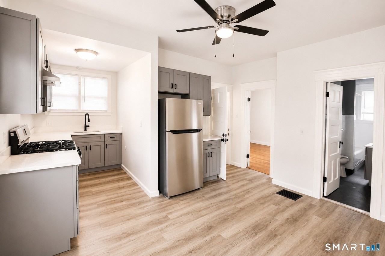 760 Howe Ave #1stFL - Photo 7 of 18