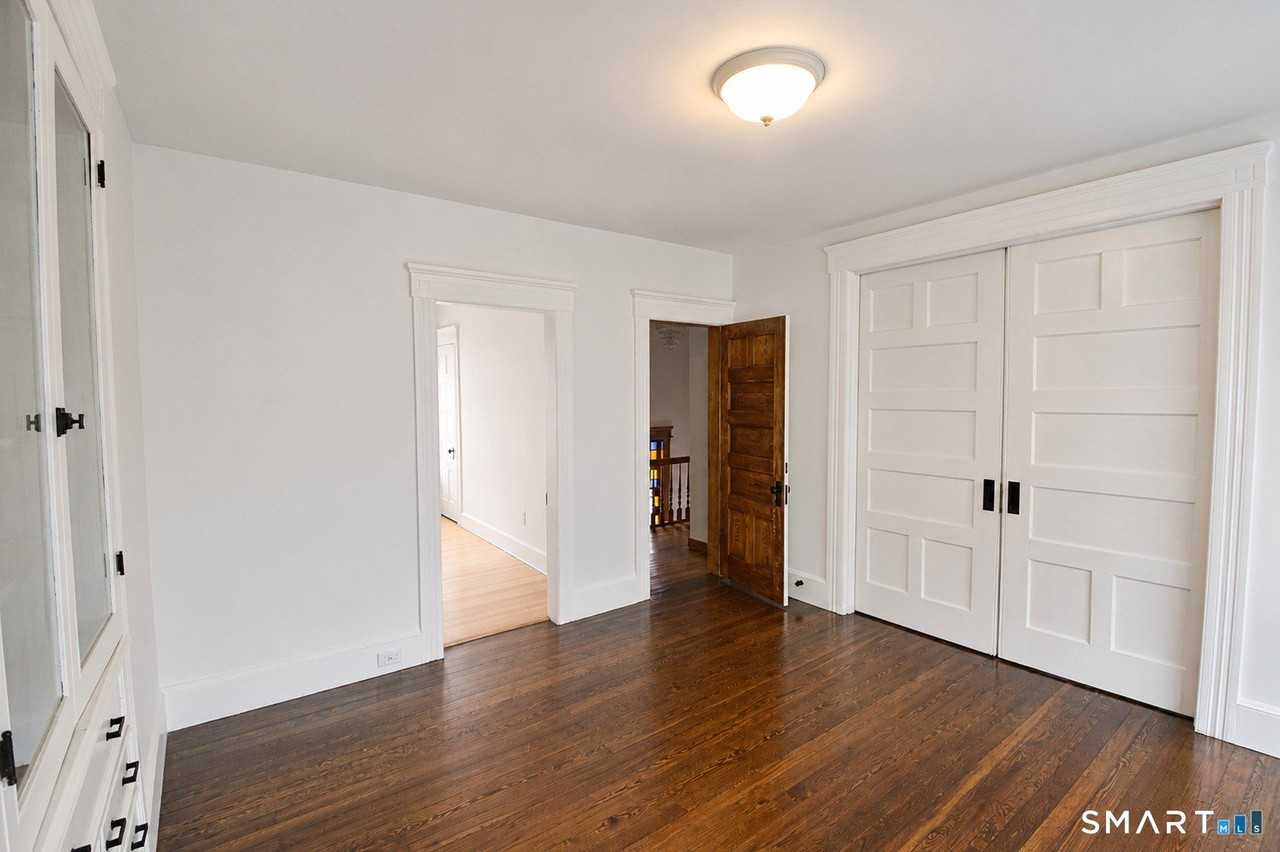 762 Howe Ave #2ndFL - Photo 5 of 20