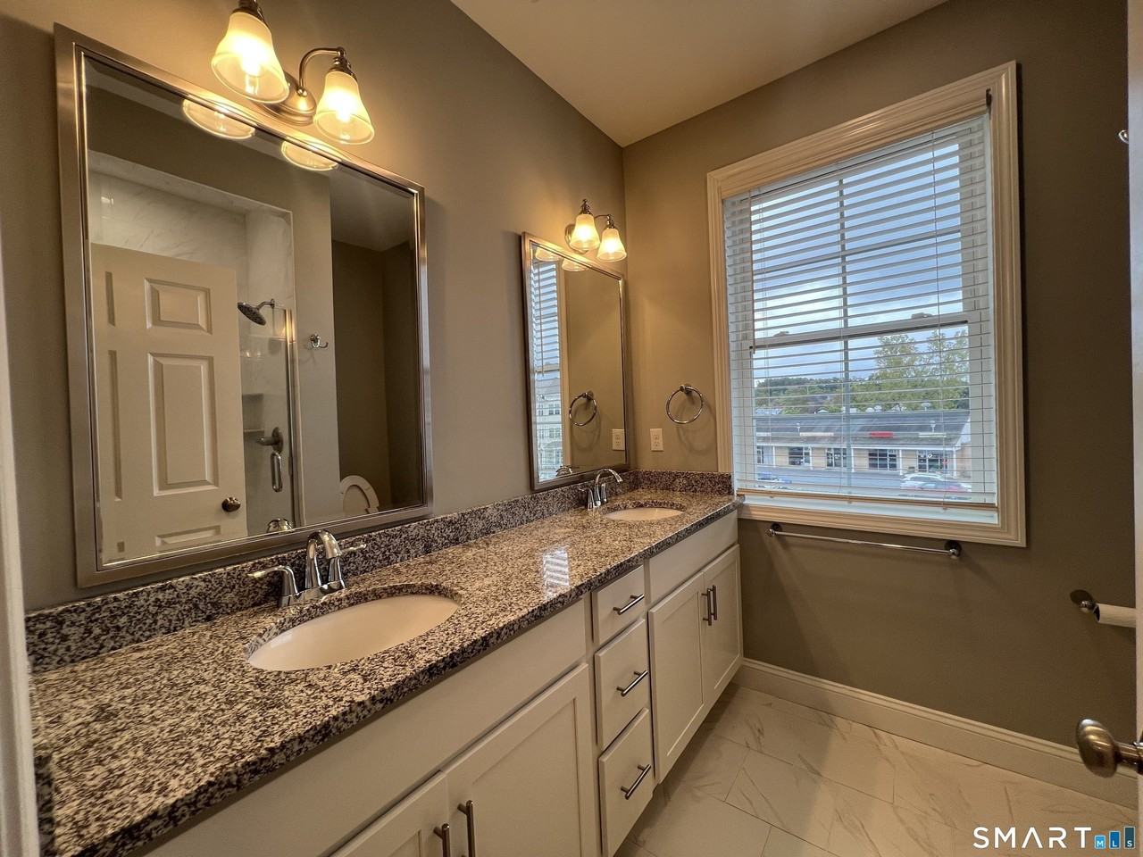 39 Eden Ave #1 - Photo 4 of 11