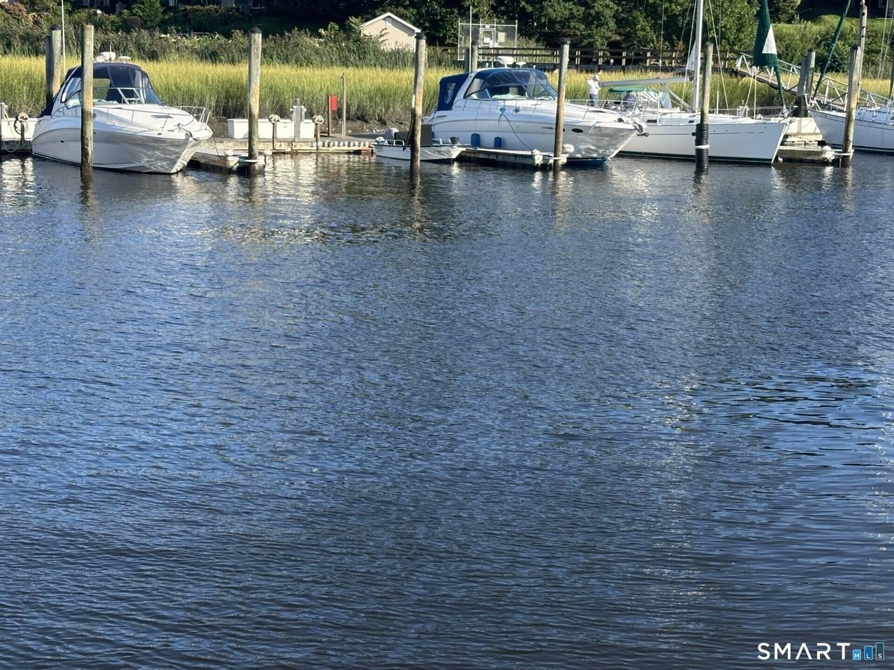 247 Harbor St - Photo 3 of 12