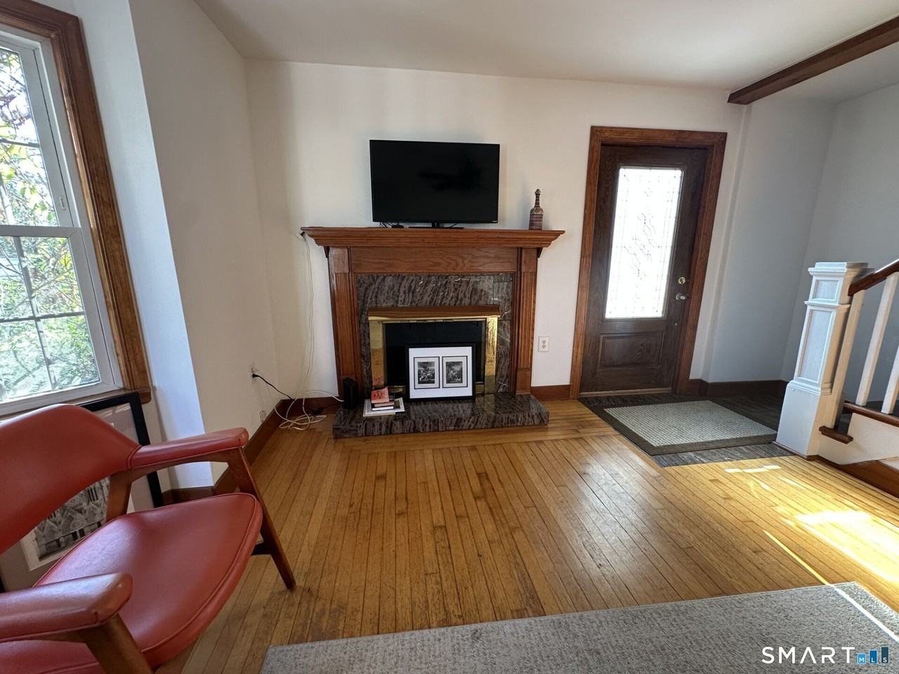 247 Harbor St - Photo 4 of 12