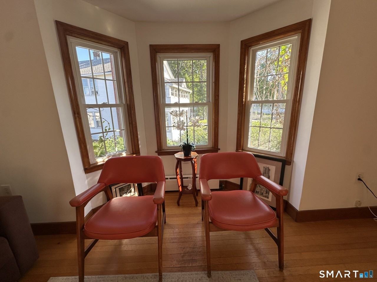 247 Harbor St - Photo 5 of 12