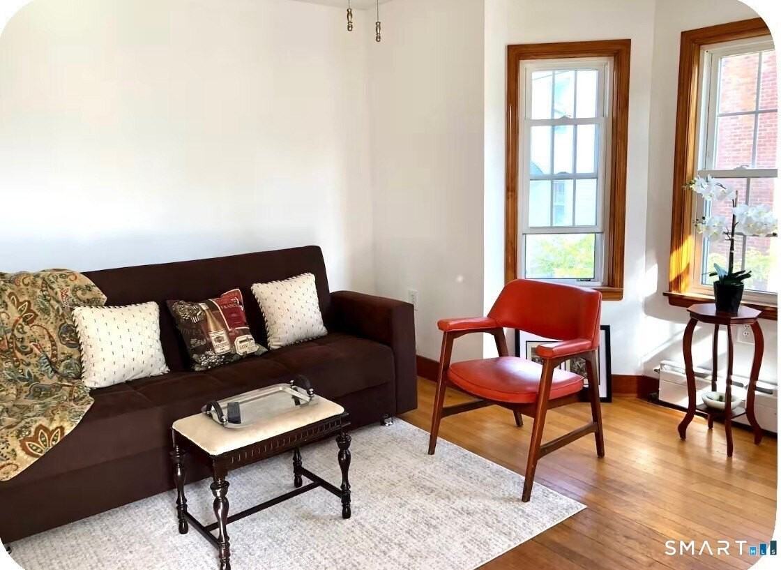 247 Harbor St - Photo 6 of 12