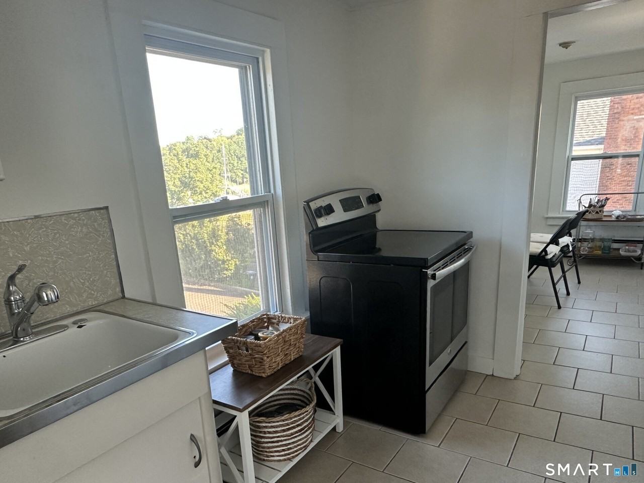 247 Harbor St - Photo 7 of 12
