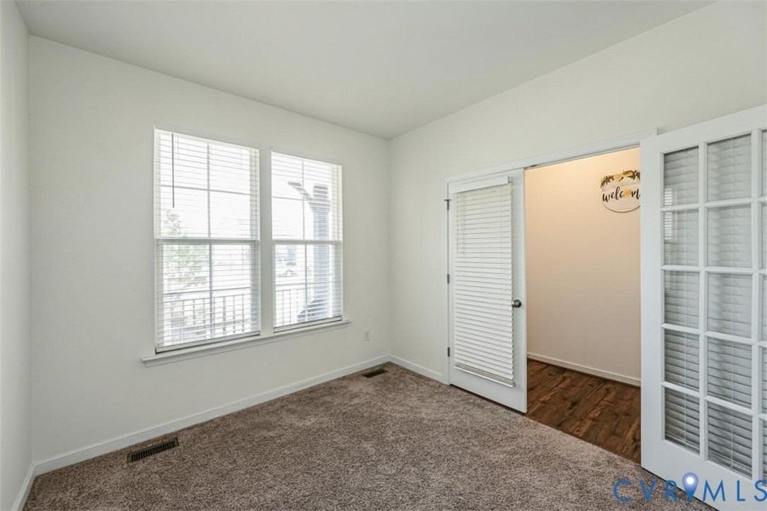 8105 Lyman Ct - Photo 5 of 31