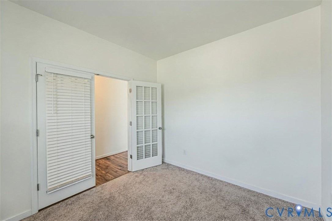 8105 Lyman Ct - Photo 6 of 31
