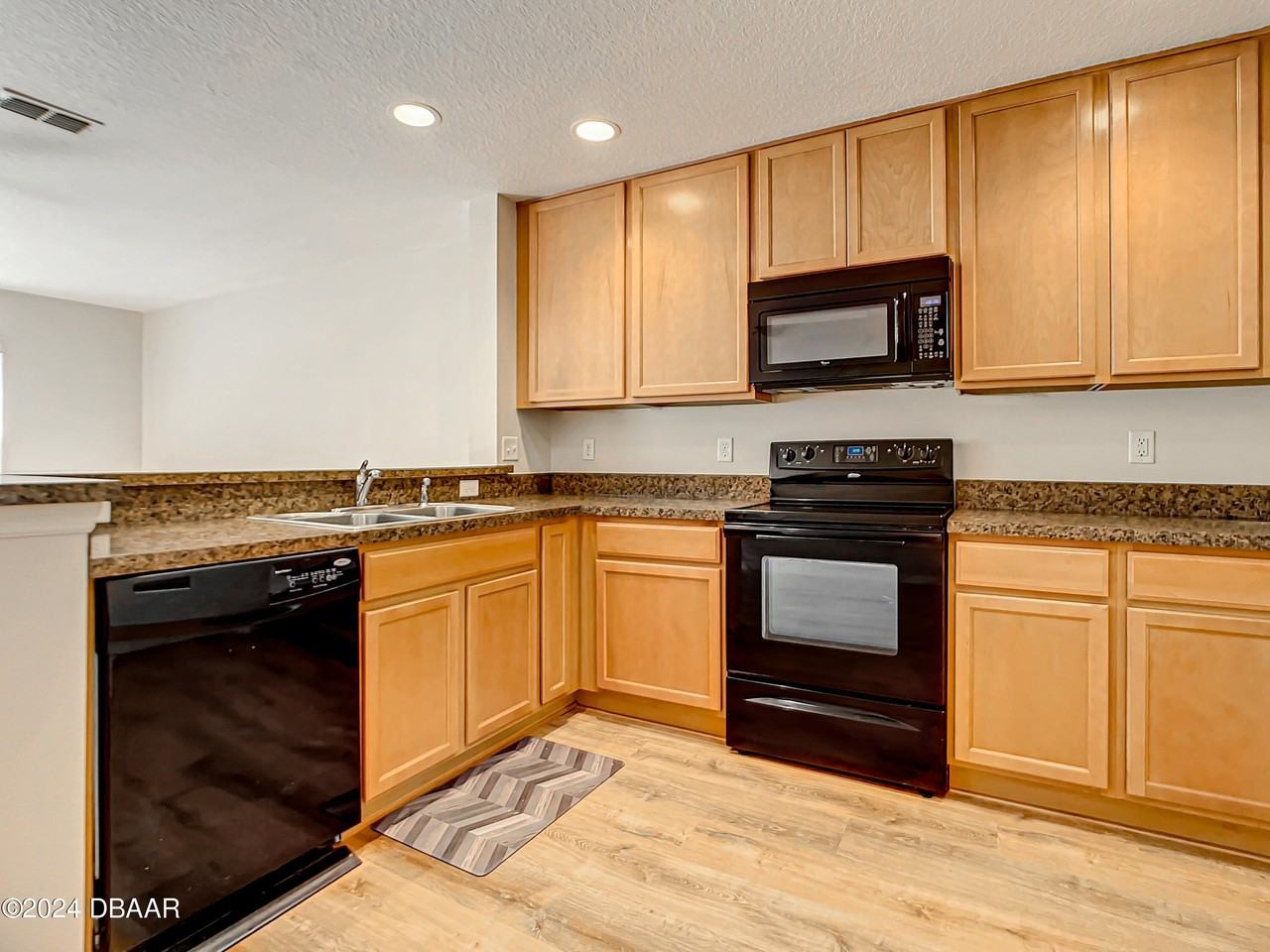 2684 Carthage Dr - Photo 5 of 32