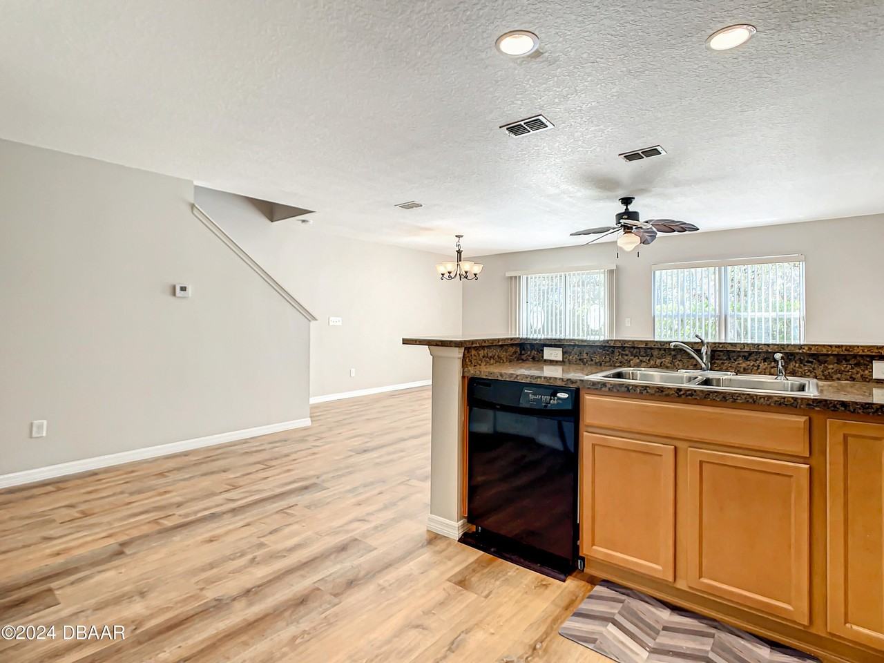 2684 Carthage Dr - Photo 7 of 32