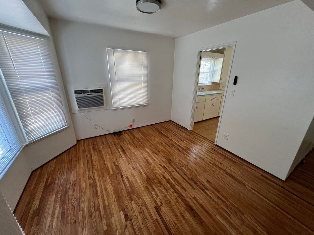 25877 Chula Vista St - Photo 4 of 22