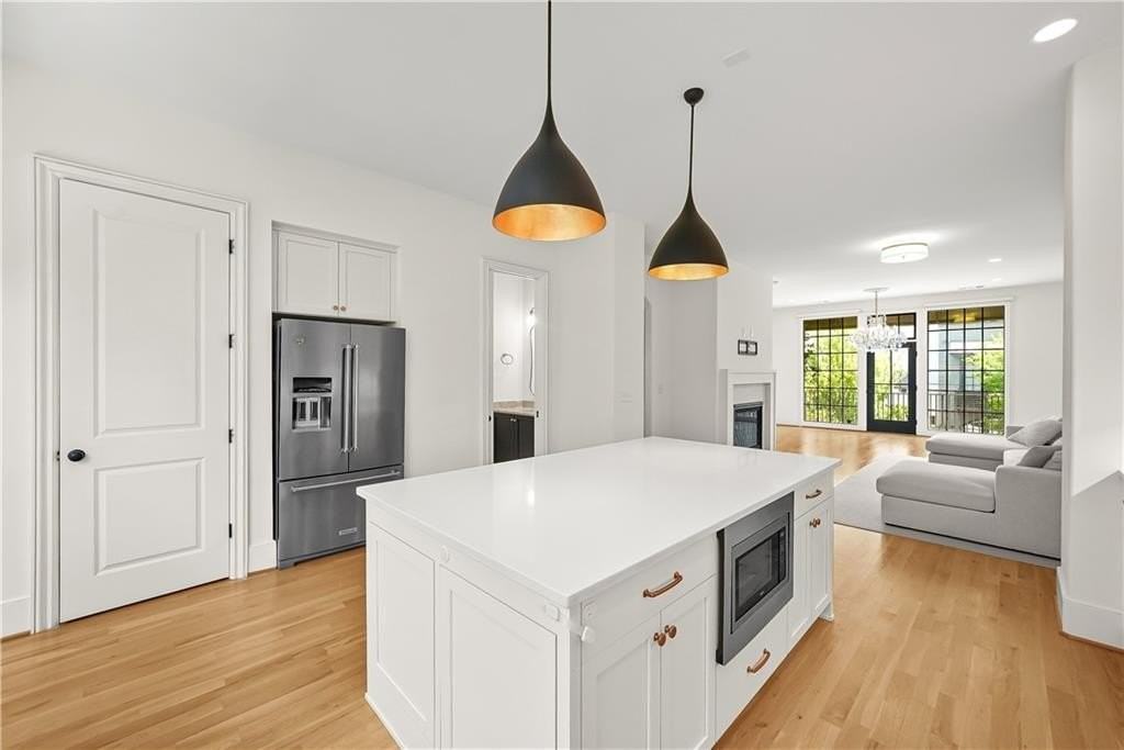 683 Fraser St Se - Photo 4 of 31