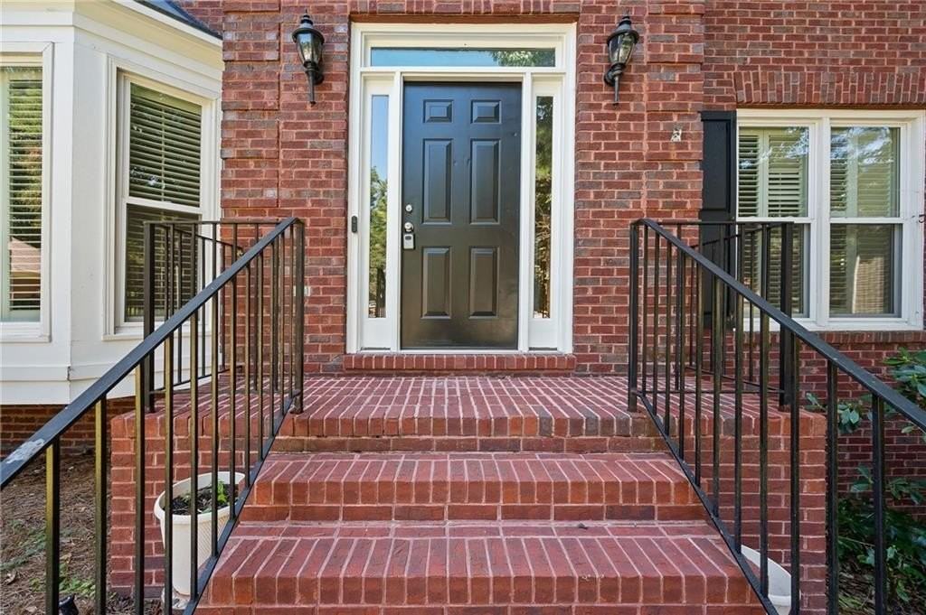 3993 Ironhill Ln - Photo 2 of 39